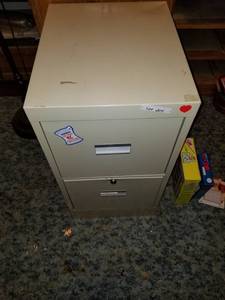 lot 204 image: file cabinet