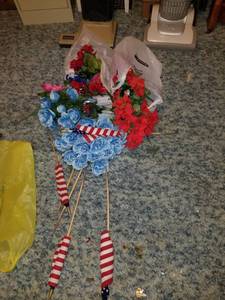 lot 205 image: Flowers