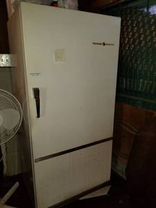 lot 215 image: Freezer