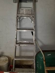 lot 243 image: aluminum ladder