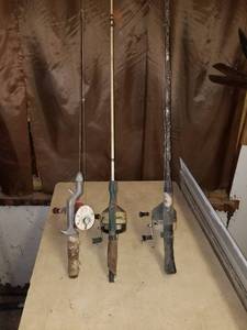 lot 247 image: Fishing Poles