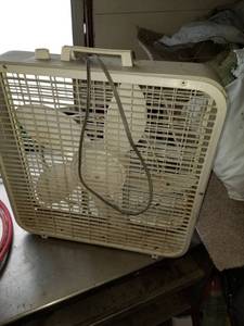lot 256 image: Fan