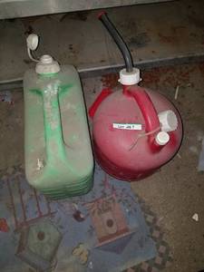 lot 257 image: Gas cans