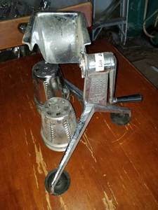 lot 260 image: Saladmaster