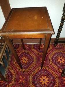 lot 41 image: Small Table