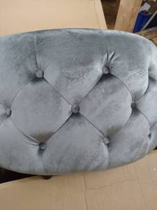 lot 34387 image: Round Tufted Ottoman Grey
