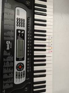 lot 34410 image: toy piano keyboard