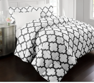 lot 3078 image: Sleep Restoration Quatrefoil Pattern Comforter Collection fullqueen