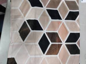 lot 6195 image: Square pillowcase geometric pattern