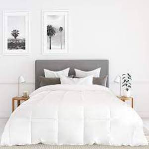 lot 7512 image: Lavish Comforts Down Alternative Comforter