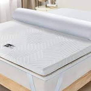 lot 7550 image: Memory Foam Mattress Topper