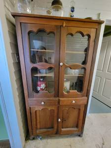 lot 2095 image: Antique Pie Cabinet