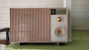 lot 2120 image: Emerson Century Antique Radio