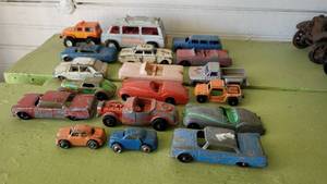 lot 2133 image: Lot of 18 Toy Antique Cars
