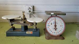 lot 2140 image: Cenco Model 3470 and American Family Scale