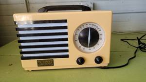 lot 2141 image: Crosley Collectors Edition