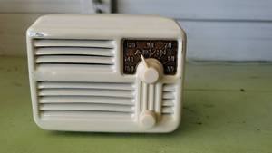 lot 2149 image: Arvin Model 444A Radio
