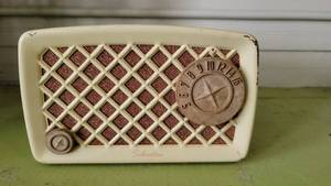 lot 2171 image: Silverstone Model 132-878 Radio
