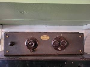 lot 2197 image: Antique Atwater-Kent Model 49 Tube Radio - Untested