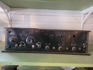 lot 2198 image: Brunswick Panatope Model AZ-958 Tube Radio