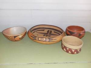 lot 20522 image: 4 Pieces of Native American Pottery