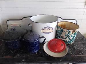 lot 20536 image: Lot of Enamel Pots