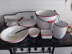 lot 20544 image: Red and White Enamelware Lot