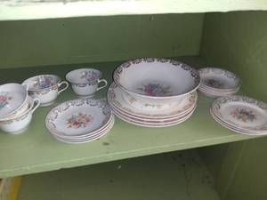 lot 20547 image: Set of Floral Dishes