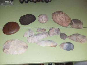 lot 20555 image: Primitive Rock Tools