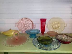 lot 20563 image: Lot of Colorful Glass