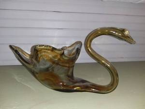 lot 20565 image: Art Glass Swan