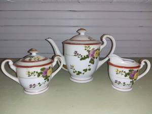 lot 20566 image: Hakusan Teapot Cream and Sugar