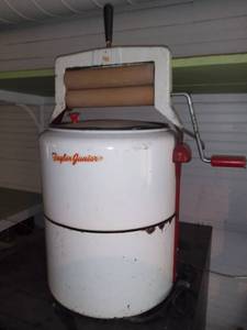 lot 20568 image: Antique Taylor Junior Wringer