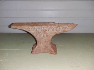 lot 20573 image: Southeast Mfg. Mini Anvil