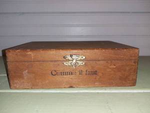 lot 20580 image: Vintage Wood Cigar Box