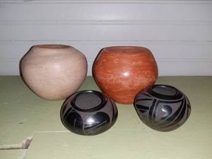 lot 20583 image: 4 Pieces of Native American Pottery