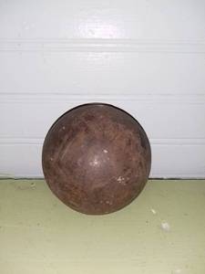 lot 20591 image: Antique Cannon Ball