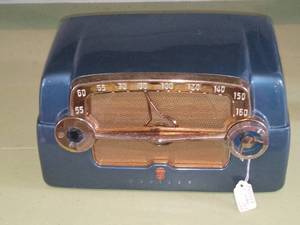 lot 33754 image: Vintage Dark Blue MCM Crosley Clock Radio