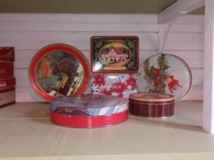 lot 33764 image: Lot Of 6 Assorted Vintage Holiday Themed Tins