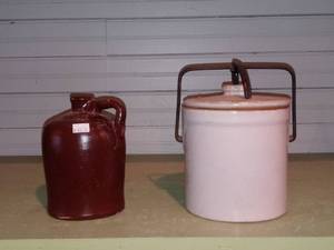 lot 33771 image: Lot Of 2 Small Vintage Stoneware Crock Items
