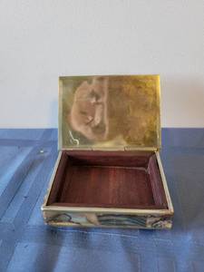 lot 242 image: Mother of Pearl Sterling Silver Trinket Box