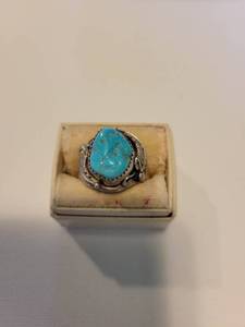 lot 256 image: Antique Native American Sterling Ring with Turquoise Stone
