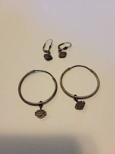 lot 263 image: 2 Pairs of Antique Sterling Silver Earings