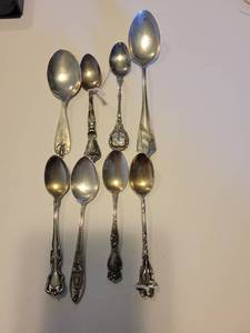 lot 266 image: Lot of 8 Sterling Silver Sugar Cube Spoons