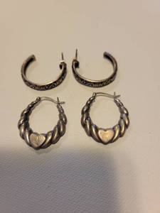 lot 267 image: 2 Pairs of Sterling Silver Earings