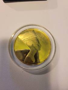 lot 285 image: 24kt Gold Electro Plated Sterling on Queen Nefertiti Coin