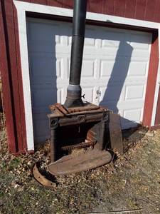 lot 1006 image: Antique Cast Iron Fireplace