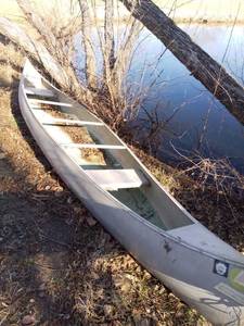 lot 1009 image: 17 Foot Lowe Line Steel Canoe