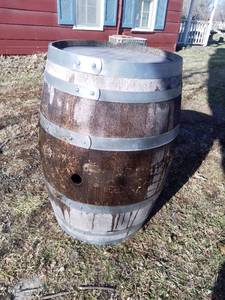 lot 1010 image: Large Wood Wine Cask