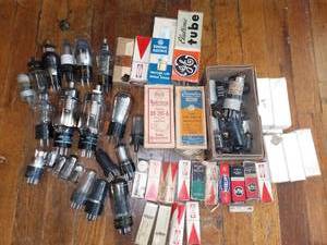 lot 1021 image: Large Lot of Radio Tubes